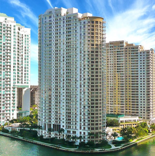 Carbonell Brickell Key